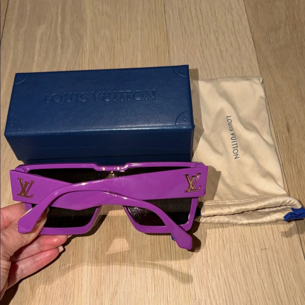 Louis Vuitton Purple Shield Sunglasses with Center Star - Picture 2 of 4